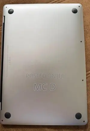 MacBook Pro 13" 2020 i5 8GB