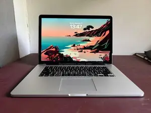 MacBook Pro 15" Retina (i7 / 16GB 500GB SSD AMD Radeon R9)