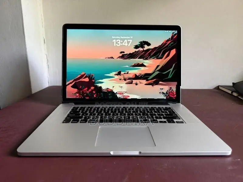 MacBook Pro 15" Retina (i7 / 16GB 500GB SSD AMD Radeon R9)