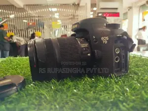 Canon Eos 7D DSLR Camera