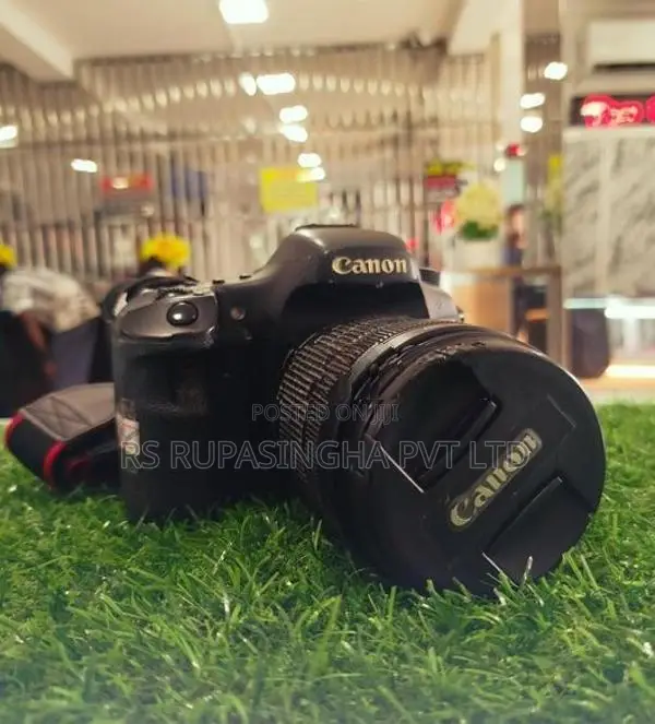 Canon Eos 7D DSLR Camera