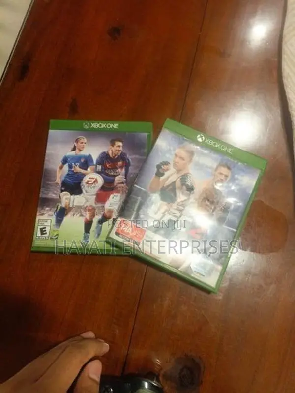 Microsoft Xbox Controller With 2 Game Cds