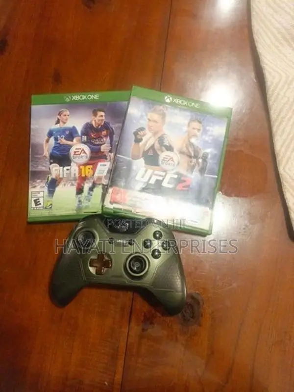 Microsoft Xbox Controller With 2 Game Cds