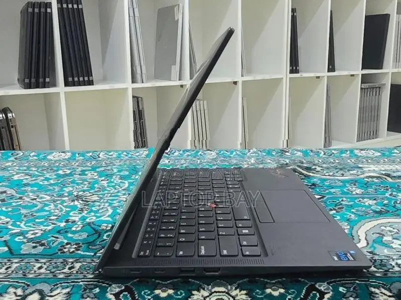 Lenovo ThinkPad X1 Carbon G9 - i7 11th Gen