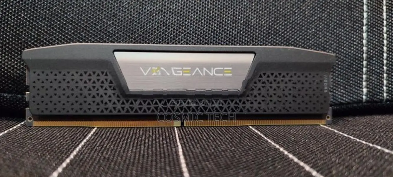 16 GB DDR5 RAM - Corsair Vengeance 5600MHz