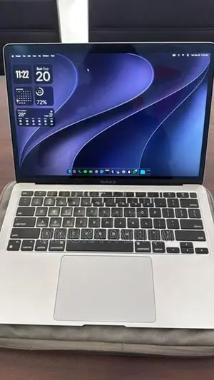 Apple MacBook Air M1 (Used)