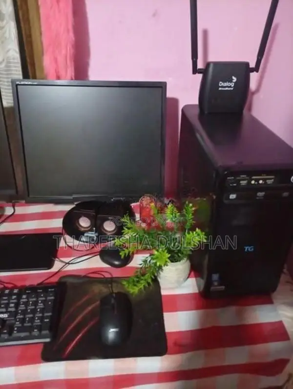 Dell LG Desktop Computer එකක්
