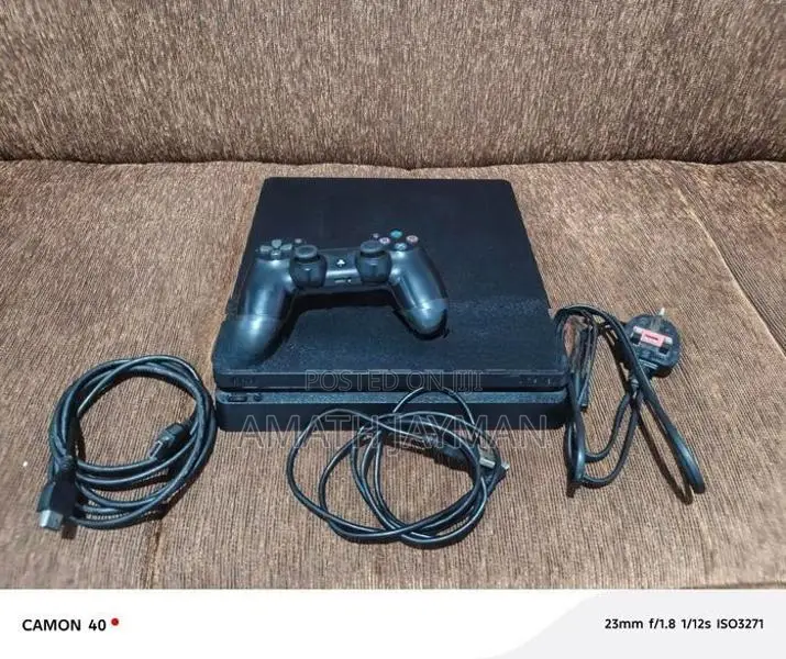 Sony PlayStation 4 Slim