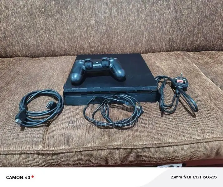 Sony PlayStation 4 Slim