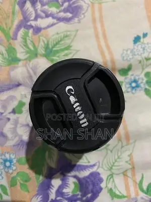 Canon EF-S 18–55mm Zoom Lens