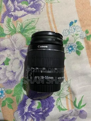 Canon EF-S 18–55mm Zoom Lens