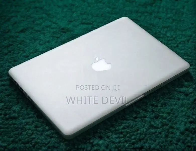Apple MacBook Pro 13-Inch - Core i5 2.3 GHz 8GB RAM