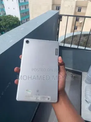 Lenovo M8