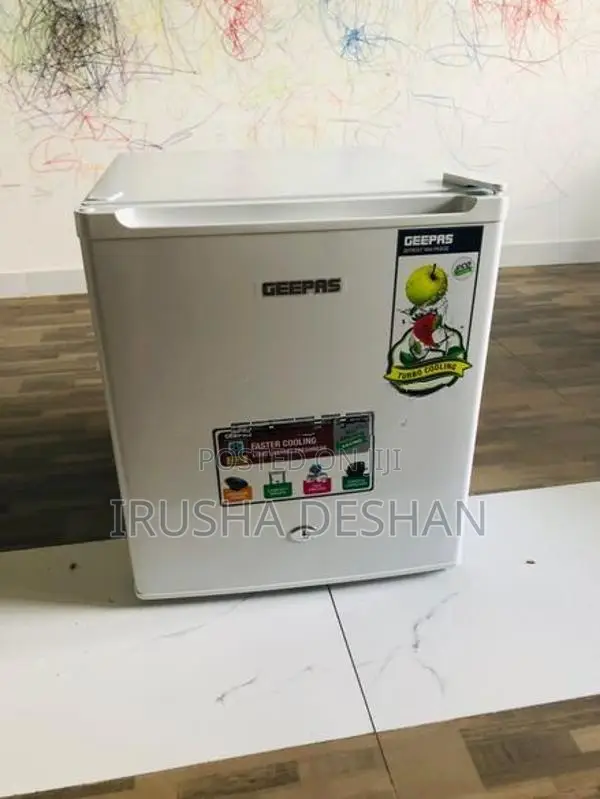 Geepas Mini Fridge