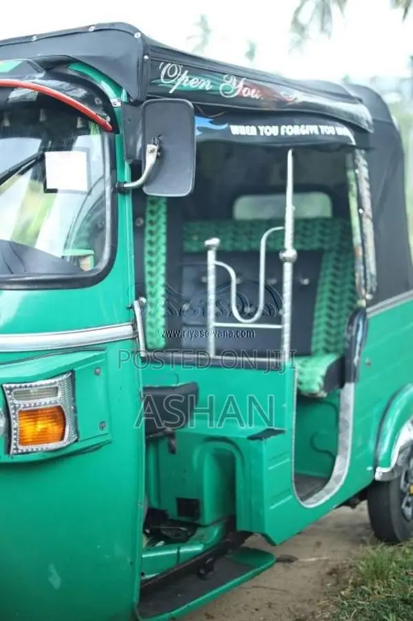 Bajaj RE 205 2011 Three Wheel (Used)