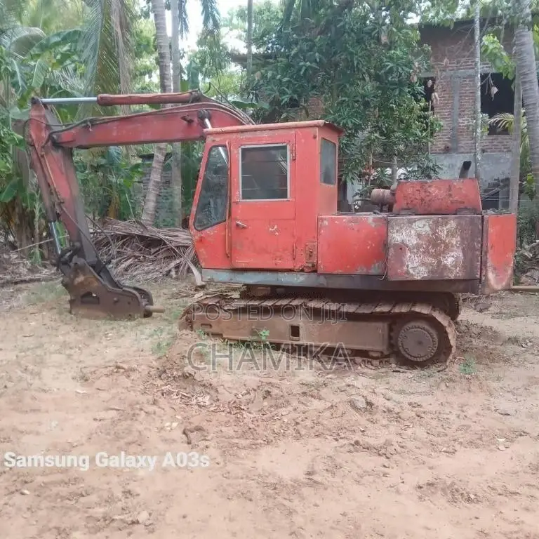 Hitachi UH 04 1996 Heavy-Duty (Used)