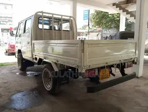 Isuzu ELF 1980 Crew Cab (Used)