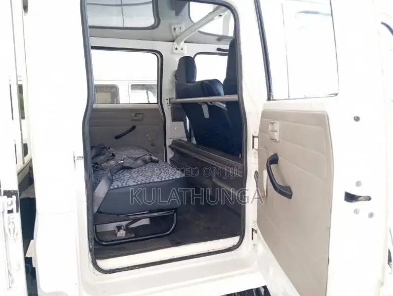 Isuzu ELF 1980 Crew Cab (Used)
