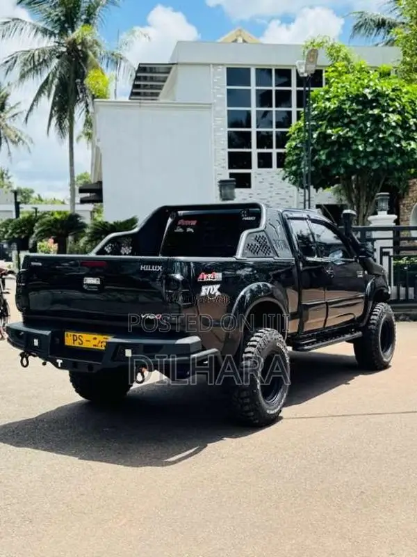 Toyota Hilux 2010 Pickup (Used)
