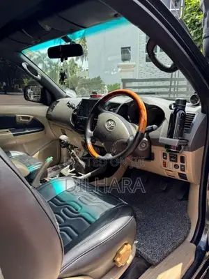 Toyota Hilux 2010 Pickup (Used)