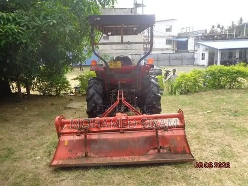 Massey-Ferguson 1540 4 Wheel 2017 Tractor (Used)