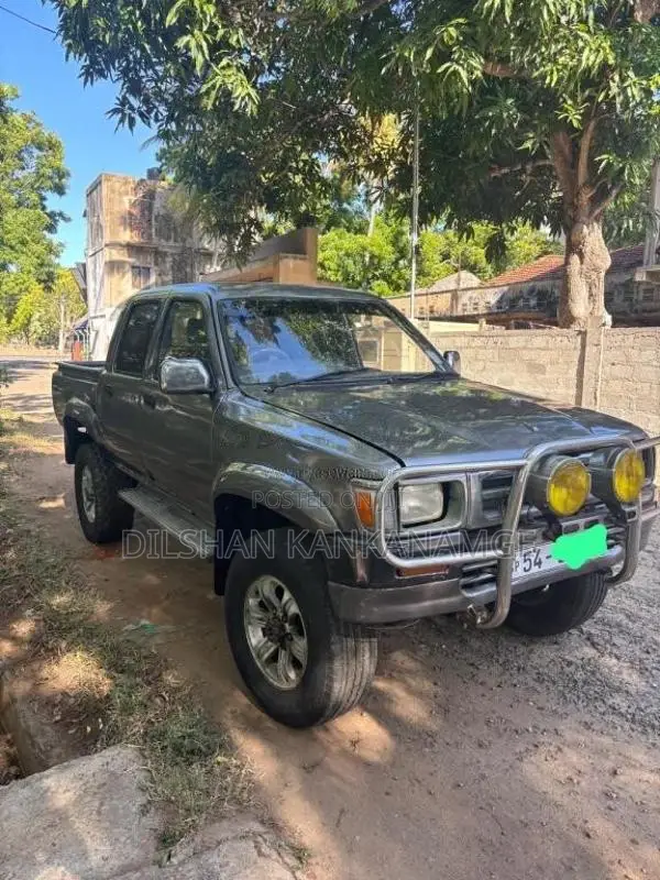 Toyota Hilux 1990 Pickup (Used)