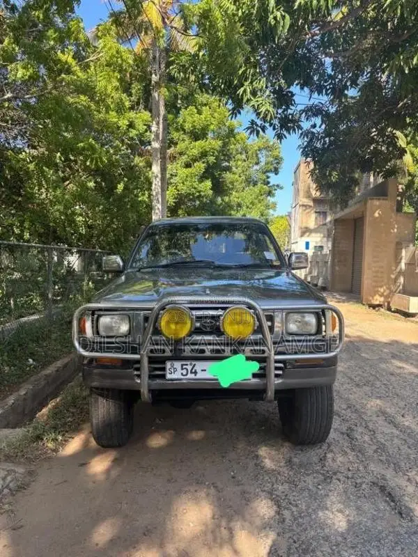 Toyota Hilux 1990 Pickup (Used)