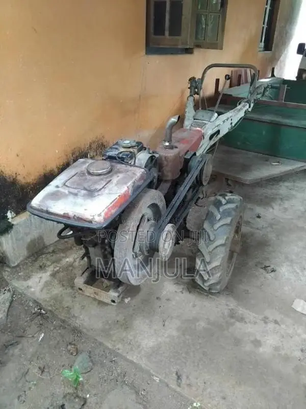 Kubota K700 1994 Tractor (Used)