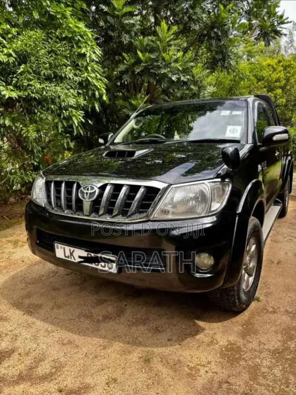 Toyota Hilux 2010 Pickup (Used)