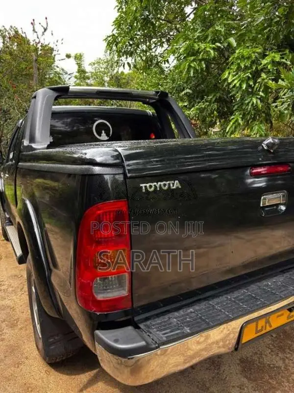 Toyota Hilux 2010 Pickup (Used)