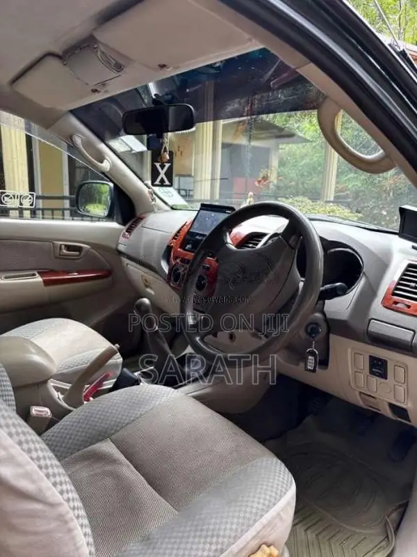 Toyota Hilux 2010 Pickup (Used)