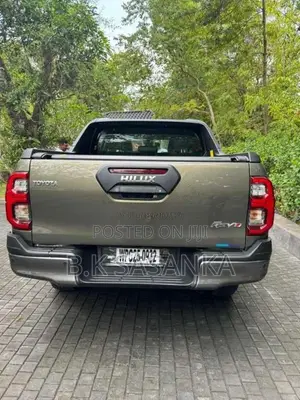 Toyota Hilux Rocco 2025 Pickup (Used)