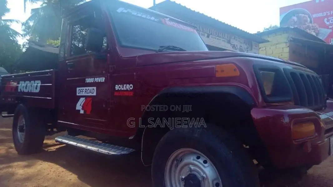 Mahindra Maxi Truck 2011 Pickup (Used)