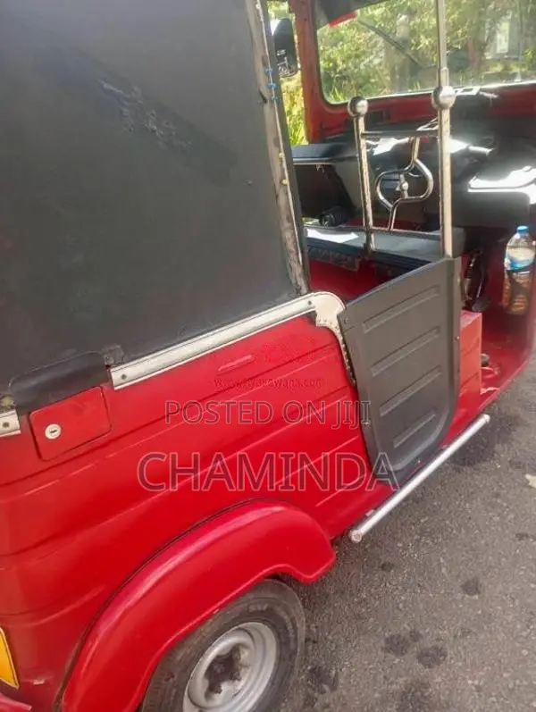 Bajaj 4 Stroke 2014 Three Wheel (Used)