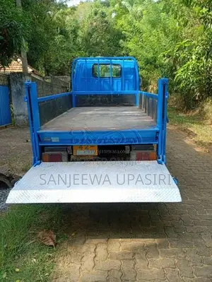 Isuzu ELF 1984 Lorry (Used)