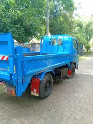 Isuzu ELF 1984 Lorry (Used)