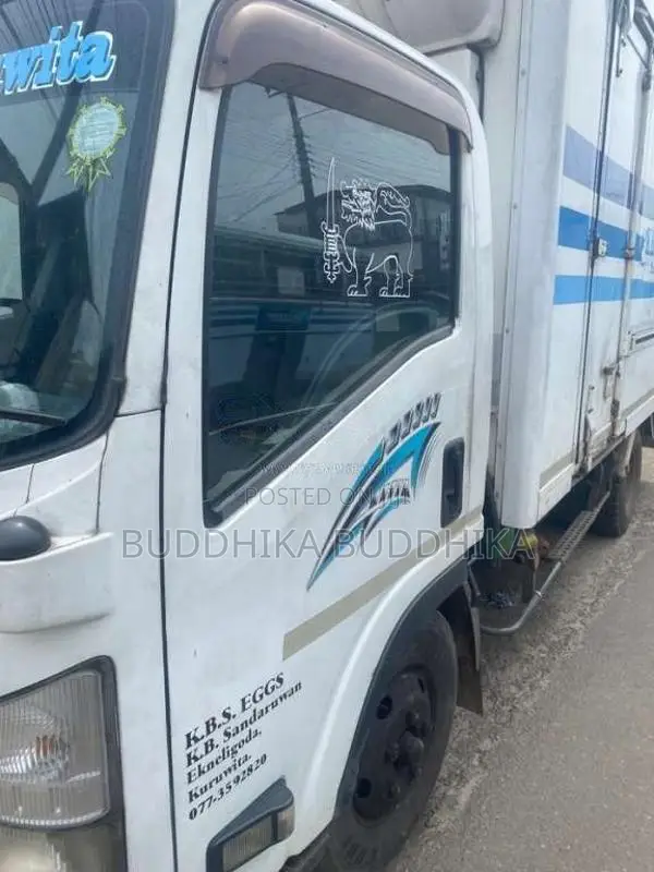 Isuzu ELF 2014 Lorry (Used)