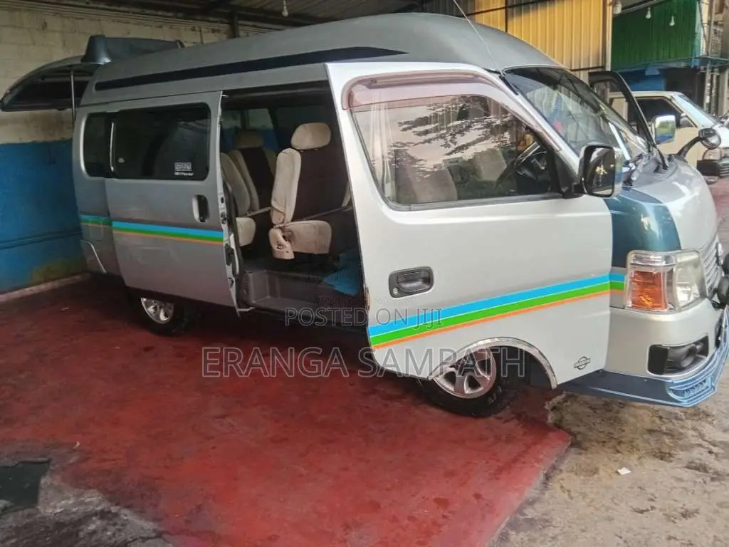 Nissan Caravan 2009 Van (Used)