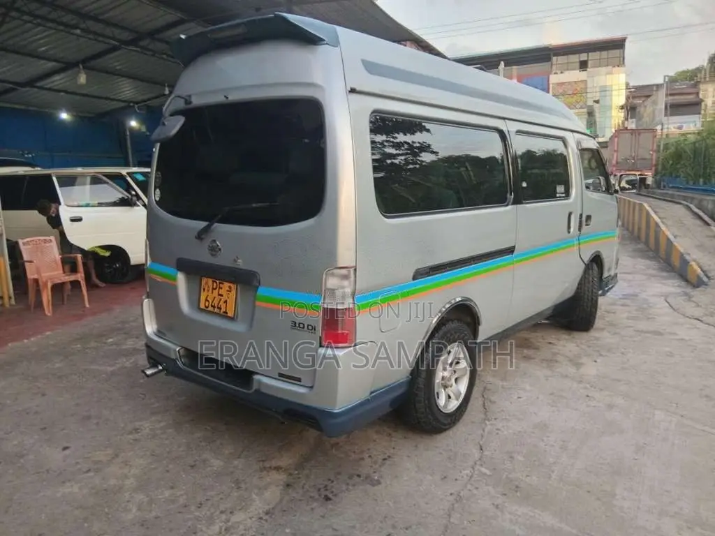 Nissan Caravan 2009 Van (Used)