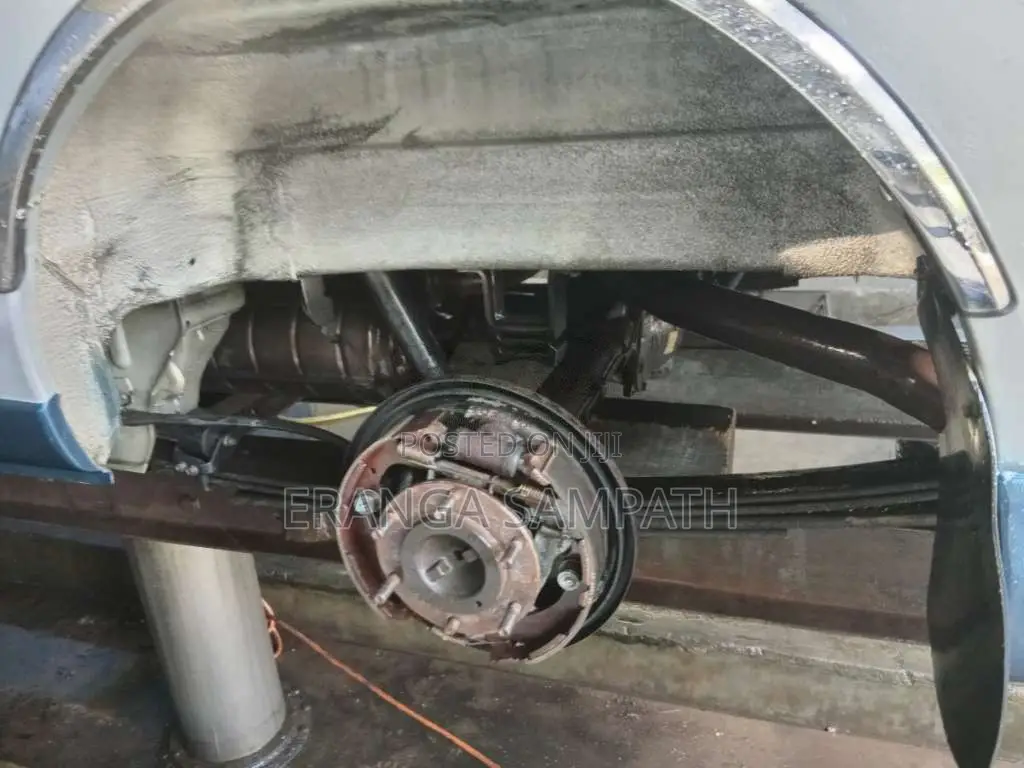 Nissan Caravan 2009 Van (Used)
