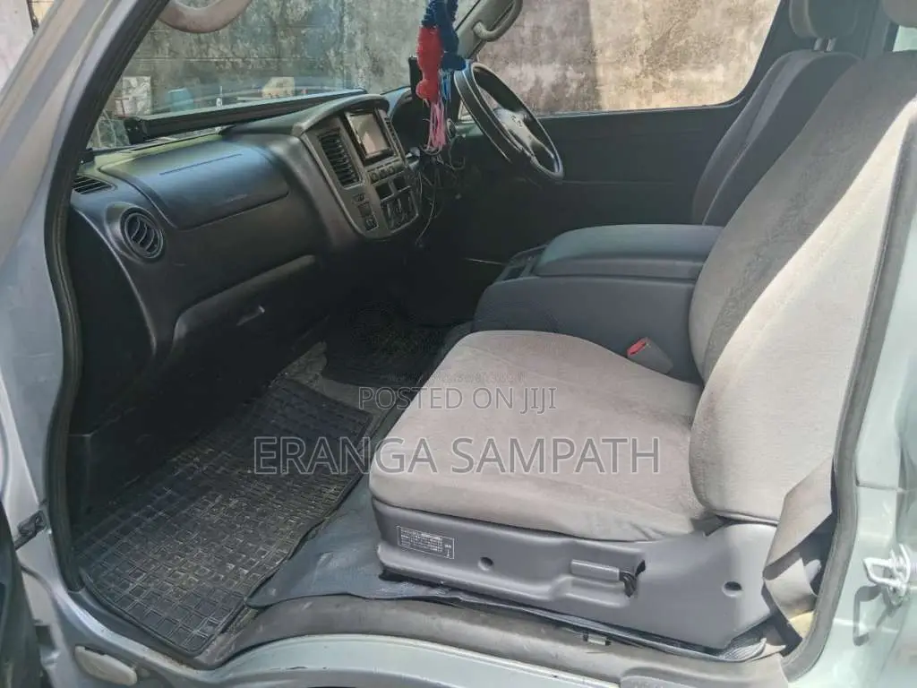 Nissan Caravan 2009 Van (Used)