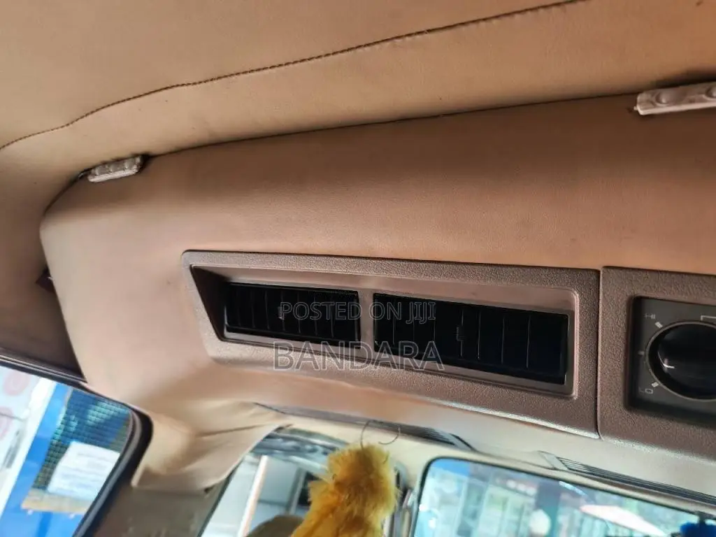 Nissan Caravan 1995 Van (Used)