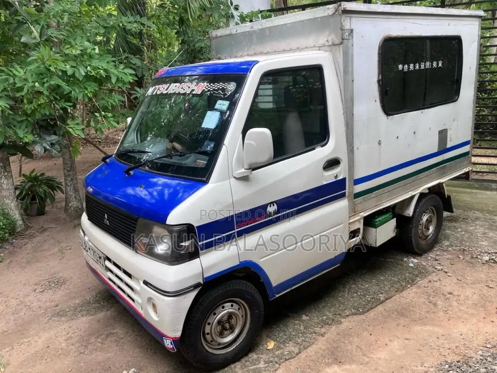 Mitsubishi Petrol Batta 2002 Lorry (Used)