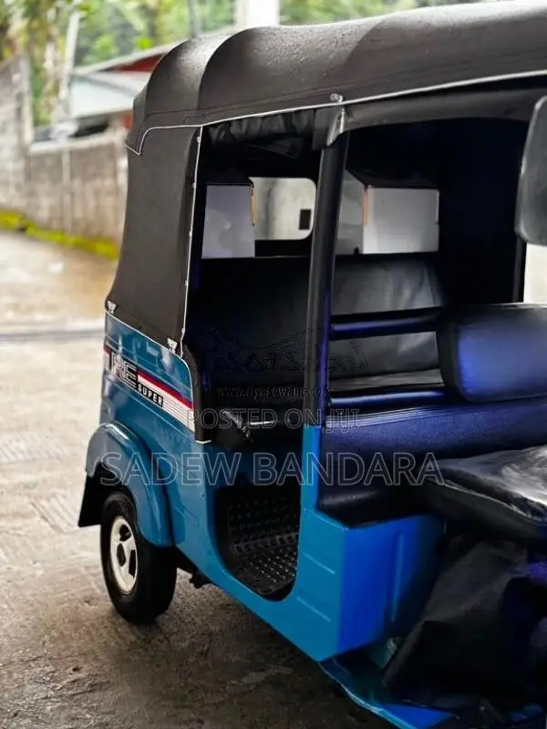 Bajaj RE 2009 Three Wheel (Used)