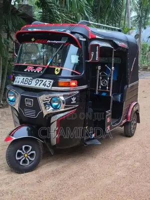 Bajaj 4 Stroke 2015 Three Wheel (Used)