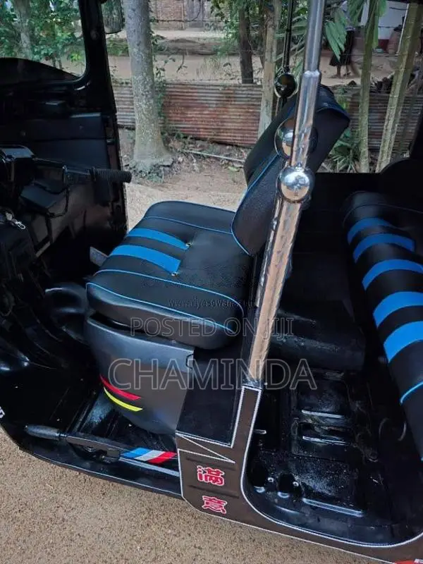 Bajaj 4 Stroke 2015 Three Wheel (Used)