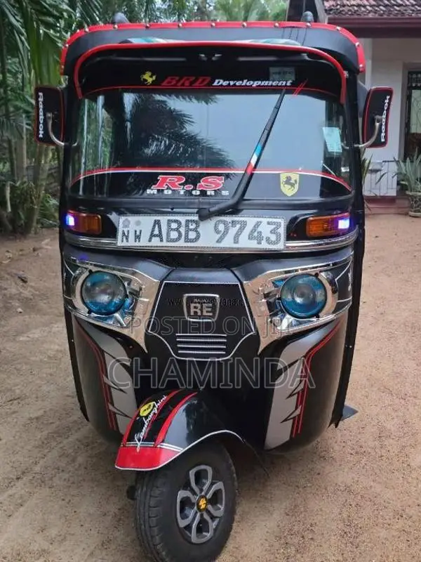 Bajaj 4 Stroke 2015 Three Wheel (Used)