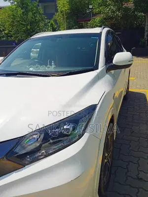 Honda Vezel 2014 SUV (Used)