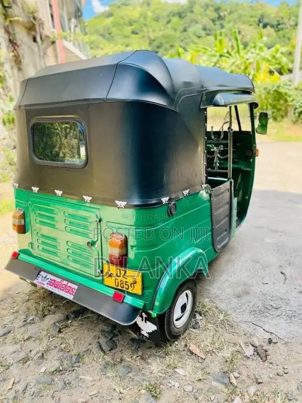 Bajaj RE 2 Stroke 2005 Three Wheel (Used)