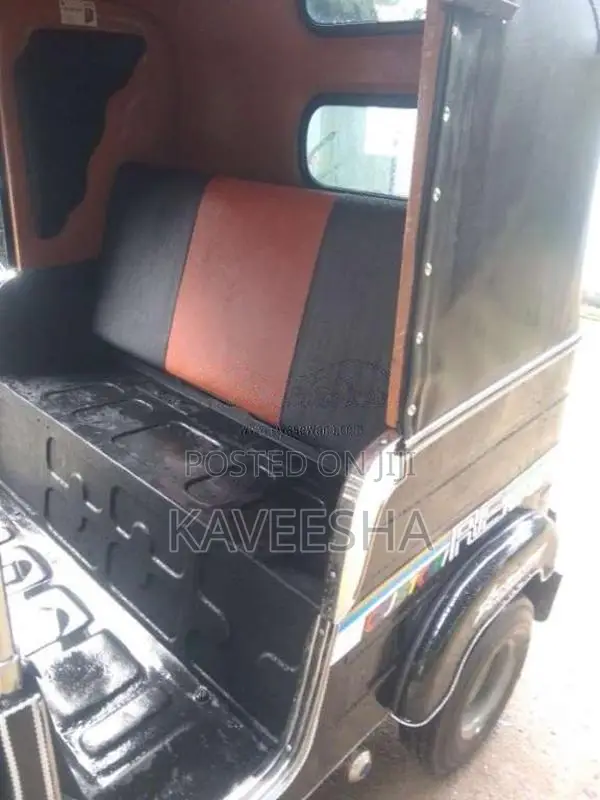 Bajaj 4 Stroke 2014 Three Wheel (Used)